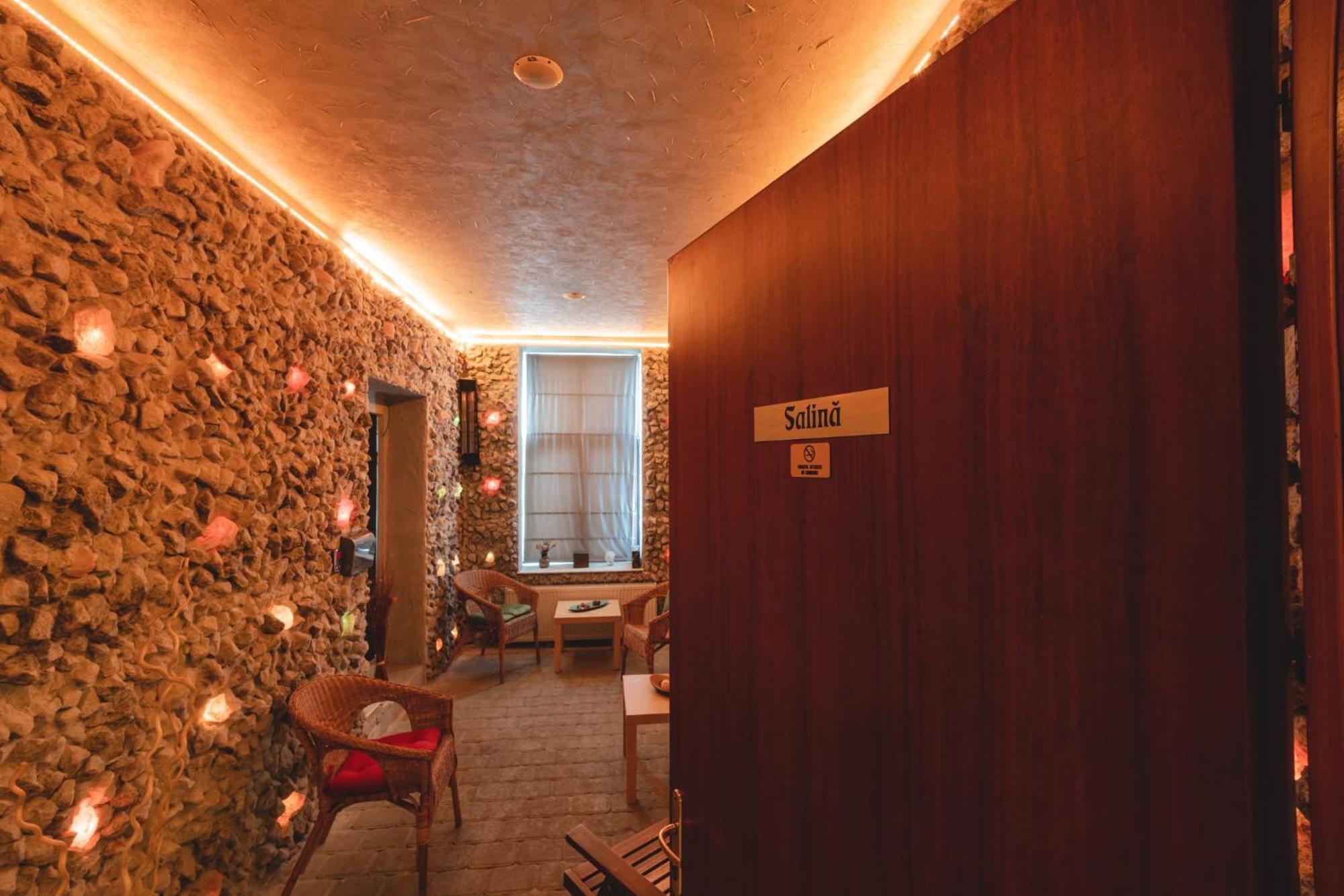 Hotel Carol - 바틀돌니 외부 사진